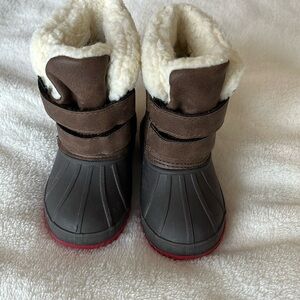 Cat and Jack kids winter boots size4